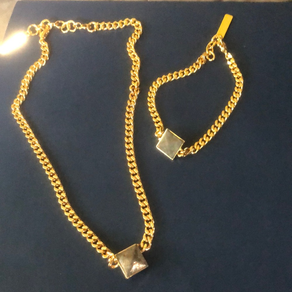 Vince CAMUTO Necklace and Bracelet Set